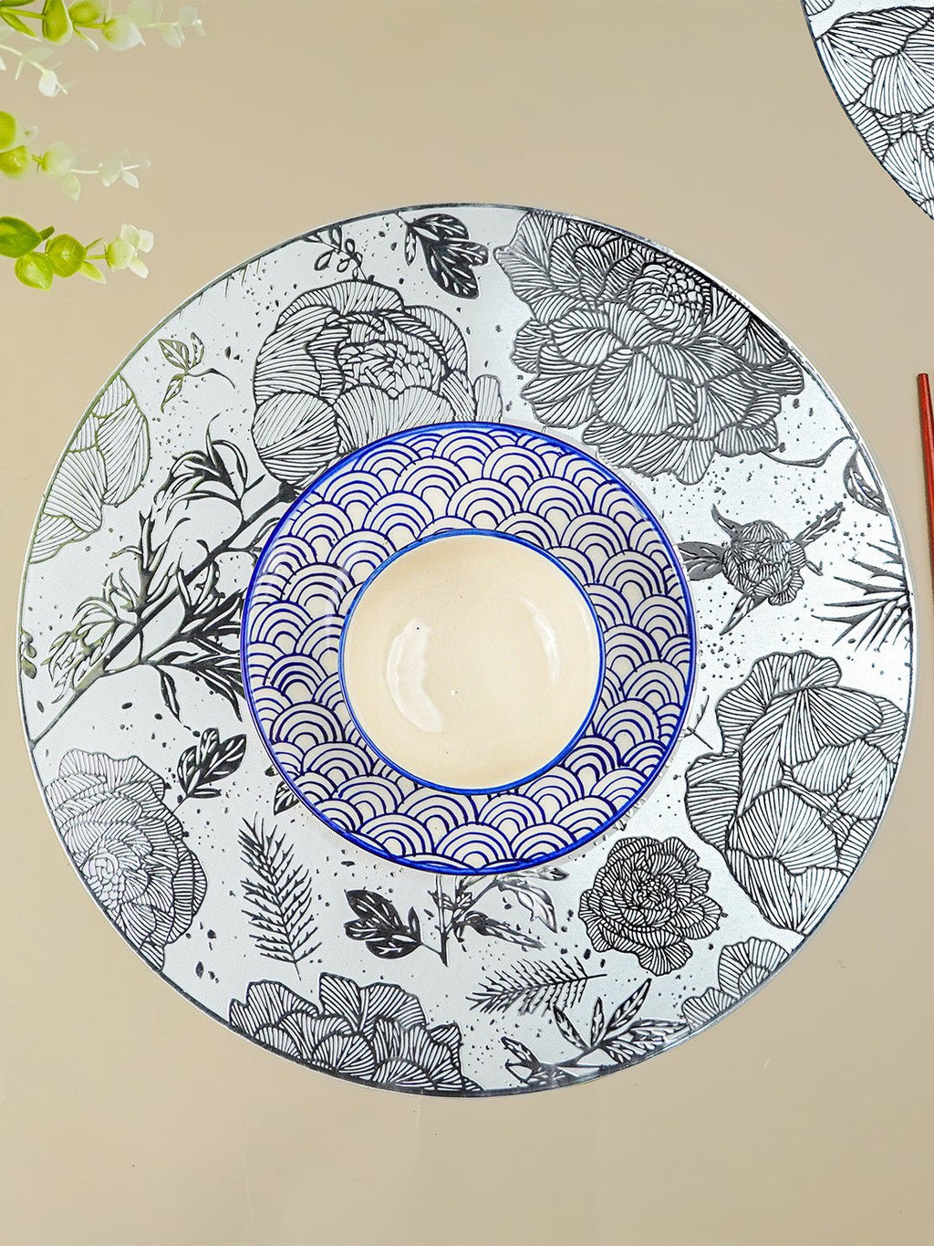 White Round Table Mat with Silver Floral Illustration - The Golden Theory