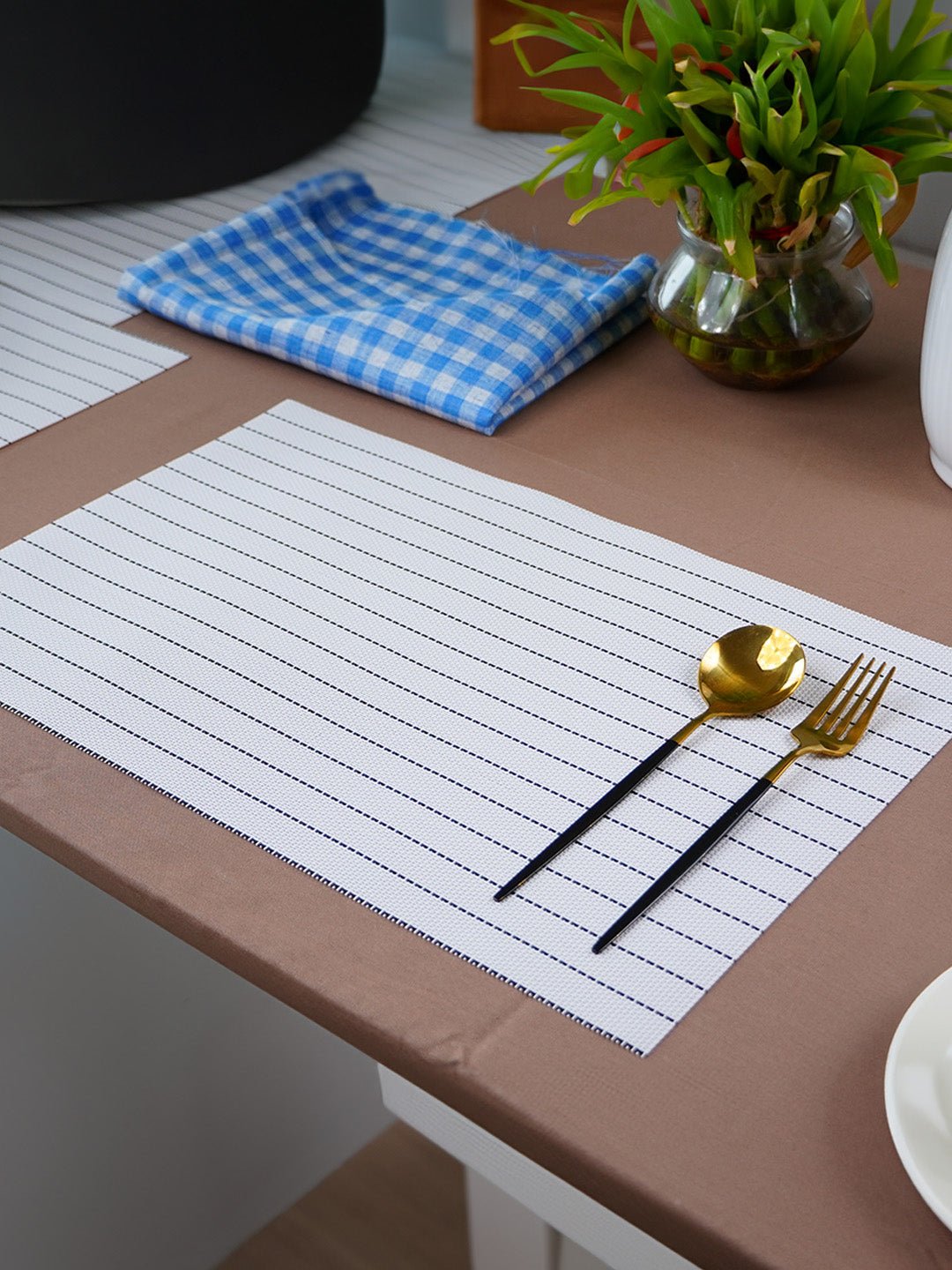 White Striped Table Mats | Set of 2,4,6 - The Golden Theory