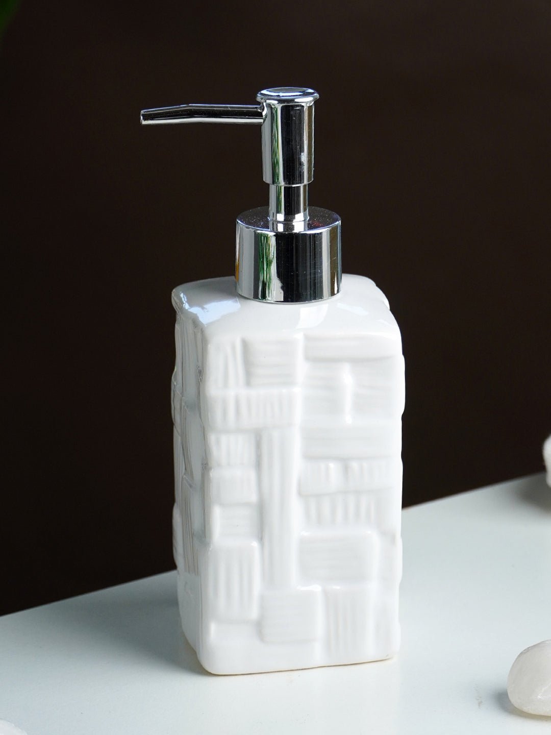White Textured Ceramic Bathroom Set of 3 - The Golden Theory