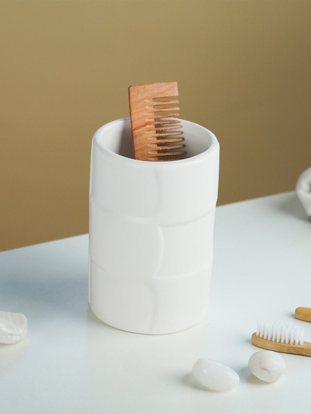 White Textured Ceramic Bathroom Set of 4 - The Golden Theory