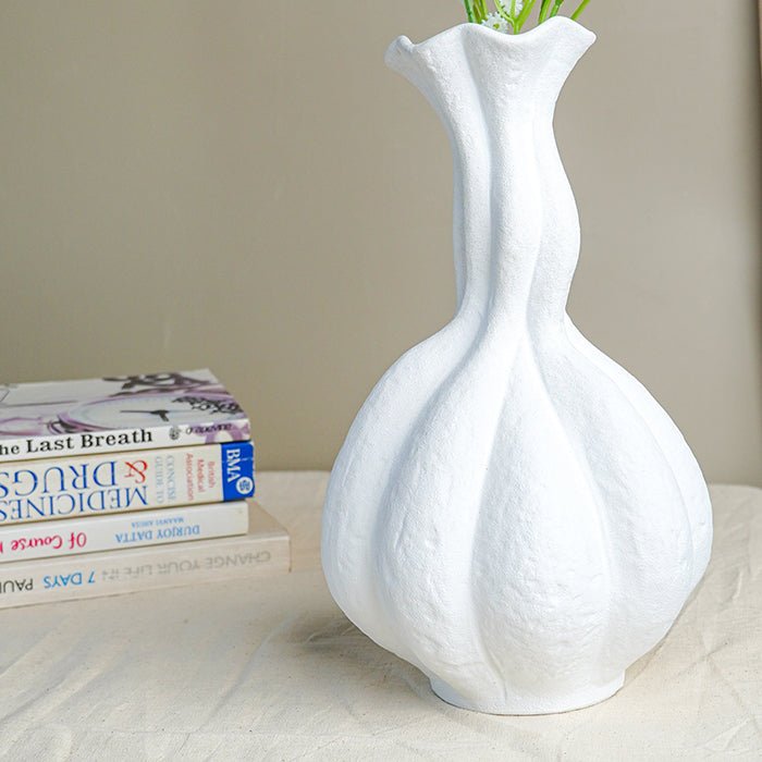 White Textured Wave Design Vase - The Golden Theory