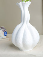 White Textured Wave Design Vase - The Golden Theory