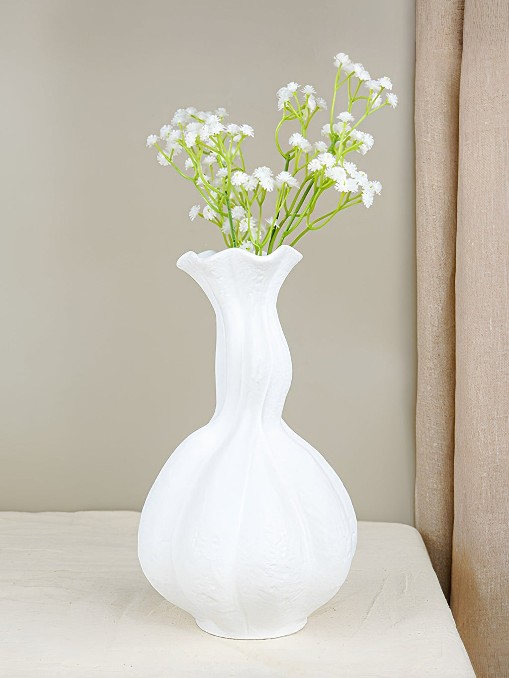 White Textured Wave Design Vase - The Golden Theory