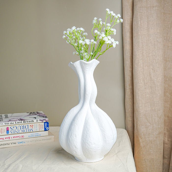 White Textured Wave Design Vase - The Golden Theory