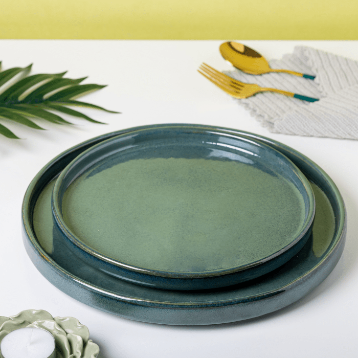 Solid Blue Color Round 8'' Quarter Plate - The Golden Theory Main image